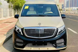 立标双拼色迈巴赫 奔驰V260改装高顶 配置甩埃尔法两条街图片