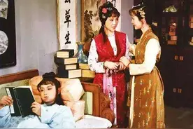 红楼梦：宝玉熬夜“临时抱佛脚”，意外生贼故装病图片