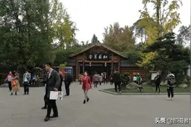千古绝唱《茅屋为秋风所破歌》在这里写成图片