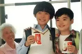 10年前拍好丽友广告的小男孩火了，当初其貌不扬，现在火遍全国图片