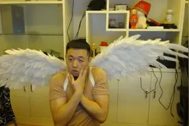 上头！药水哥孤影跨界联动？游戏里美女看花眼，呆妹腐团儿被无视图片