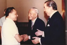 81年包玉刚捐1000万美元无人敢要，邓小平出面：我来接受这笔捐赠图片