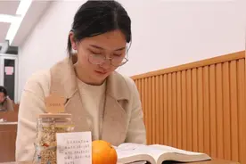 都说考研英语比六级更难，为何四级“不及格”的学生，也能上岸？图片