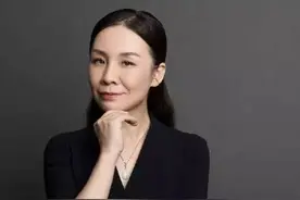 她农村出身，从组装电脑到湖北女首富，身价50亿，掌管上市公司图片