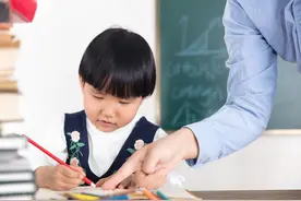 6岁的小女孩拥有着预知能力，预知到50年内能发生的事图片