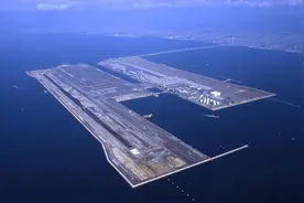 全球首座完全靠填海而来的机场，投资1300亿，24年里沉降340厘米图片