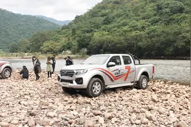 别拿面包不当干粮，看看风骏7的越野能力视频封面