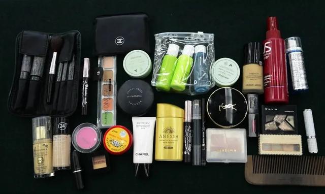 椹笂杩囨湡鐨勫寲濡嗗搧锛岀敤浜嗕細鐑傝劯鍚? onerror=