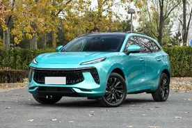 10.39万起，标配大尺寸双联屏，东风风行T5 EVO上市图片