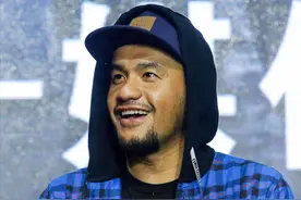 张震岳晒3岁儿子照片，发文解释两年没工作原因，在家专心当奶爸图片