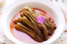 抓住春天的尾巴，酱上一坛香椿，把春意存到冰箱里，美好又美味图片