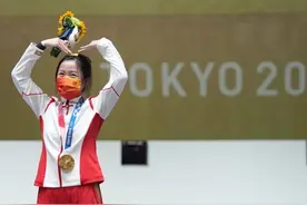 东京记忆之“比心少女”杨倩图片