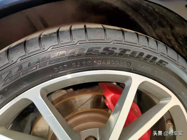 花70万买辆阿斯顿马丁Vantage，打开一看才开2万公里！网友：太值