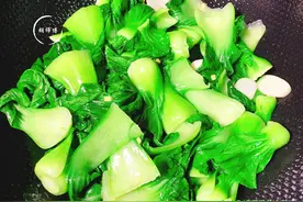 不管炒什么青菜，牢记这3点，保证青菜脆绿不出水，比酒店更好吃图片
