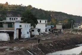 郑州暴雨后，索河寻母55天：父亲葬礼那天，母亲的遗体找到了图片