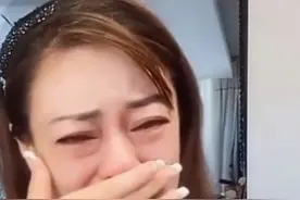女星直播大哭 把《还珠格格》拱手让给赵薇 受林心如经纪人陷害？图片