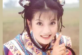 同是“小燕子”，黄奕成“吸渣体质”，为何赵薇逆袭成女版巴菲特图片