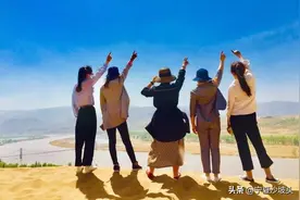 走出校门那一刻，我感觉自己并没有毕业图片