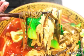 天一冷就想吃热乎的！这道河南农家大烩菜，好吃好做、边吃边流汗图片
