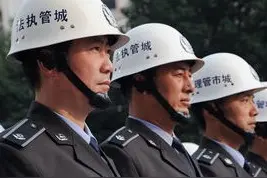 我身为城管，虽年入十万，但被辱骂、误解的心酸与难受，只有自己图片