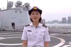 清澈的爱只为中国！95后女兵被海盗枪口对准：拒绝让步赢得较量图片