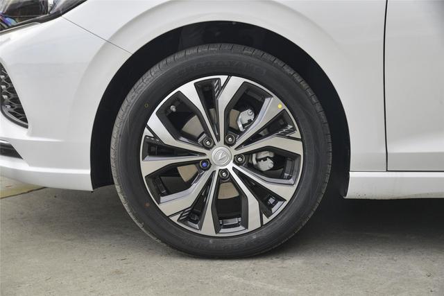 为何说买长安逸动PLUS要选1.4T，多花1万上顶配，值吗？