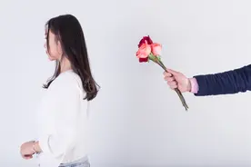 男人突然不联系你，也不说不爱你，往往意味着什么？图片