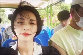 姚晨的腿可不是假腿，没修图就已经这么细长了，确实好看图片