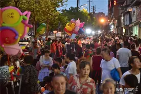 街头摊摊摆起！内江城区这里的夜市复苏啦——图片