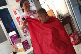 黄骅有位“好嫂娘”38年把智障小叔当孩子养图片