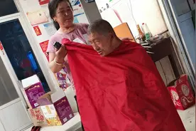 黄骅有位“好嫂娘”38年把智障小叔当孩子养图片