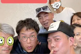 古惑仔聚会！陈小春谢天华齐现身，两人状态差别大，独缺郑伊健？图片