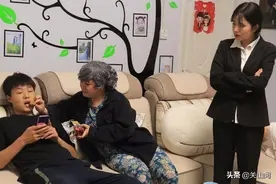 985毕业生正在变成“废柴”图片