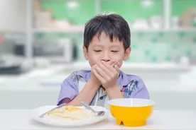 孩子这不吃那不吃，不如来演场“戏”？说不定挑食毛病一下就改了图片