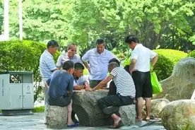 三水乐平街头摆象棋残局赢两倍钱？5分钟输掉6000多元！图片