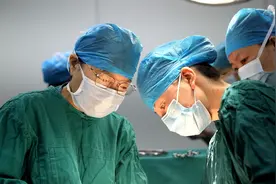 奇迹！患子宫内膜癌后被医生保住子宫，女子冒险4年内生下二孩图片