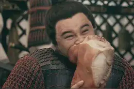 项羽开设鸿门宴，赏赐给樊哙一个猪腿，真的是生的吗？图片