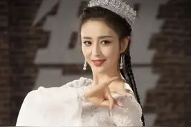 佟丽娅自曝和朵朵相处日常：陪他一起学习新技能，比赛谁学的快图片