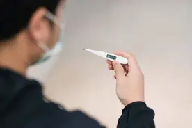 防疫量体温有眉角　一张图懂5种测量方式发烧标准图片