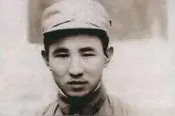 唯一在58年被授衔开国上将的是谁？为何55年不给他授衔？图片