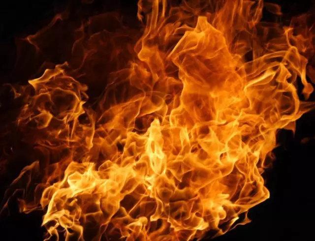 怎么p火焰真实,photoshop把马路上的美女转为火焰人 - 冷求网