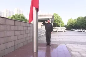 每天清晨，你“看不见”的旗手图片