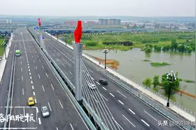 洛阳市区第13座跨洛河大桥——火炬大桥通车图片