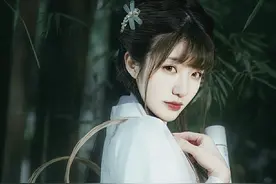 上联：竹本无心，奈何节外生枝，对下联！竹子经典对联图片