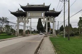 打卡网红严家桥图片