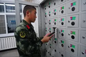文明上网要自律，指尖下面守规矩图片