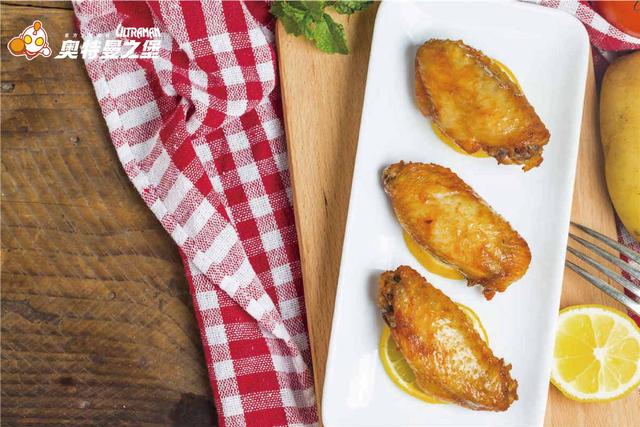 无敌版小游戏奥特曼(奥特曼之堡堡者无敌)