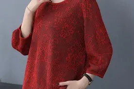 中秋70后女人穿这款漂亮的蕾丝花衫，胖女人穿宽松遮肉又减龄图片