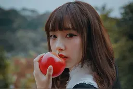 不用假装还爱着，舍不得还是放开了图片