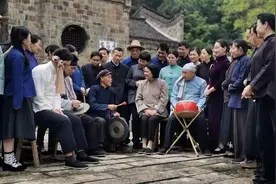 红色题材电影《最后一级台阶》在红安影视城紧张摄制中图片